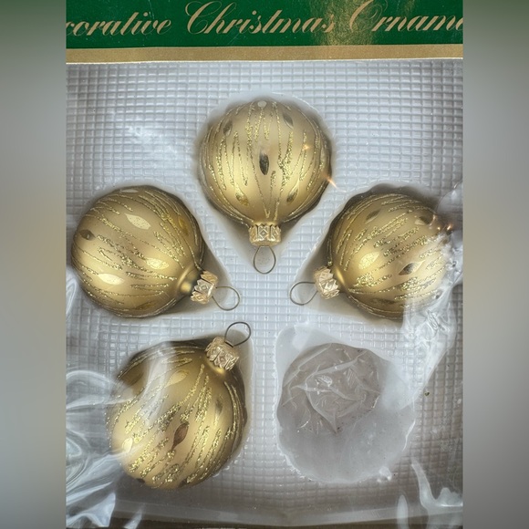 Set of 4 Vintage 90’s Mini Glass Christmas Ornaments by Brandford - Picture 3 of 7